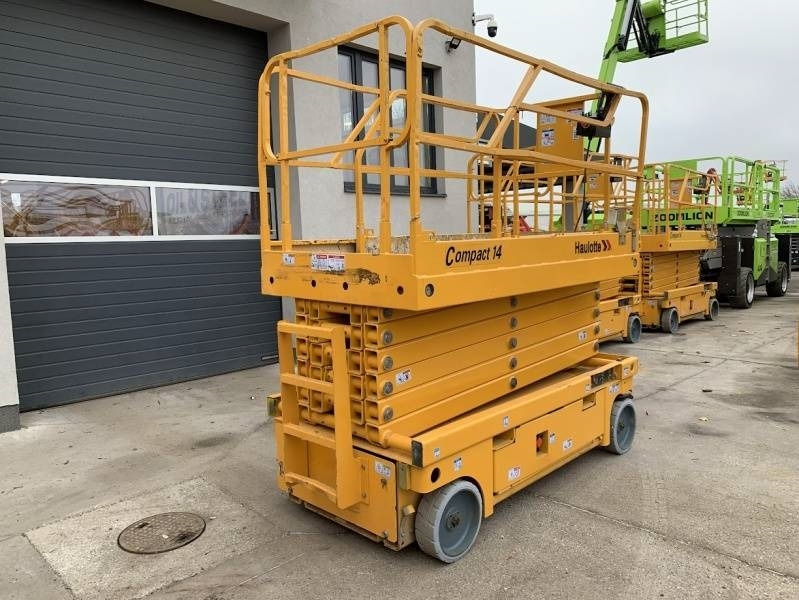 Haulotte Compact 14 - 14 m, electric - Ollós emelő: 2 kép. Haulotte Compact 14 - 14 m, electric - Ollós emelő: 2 kép.