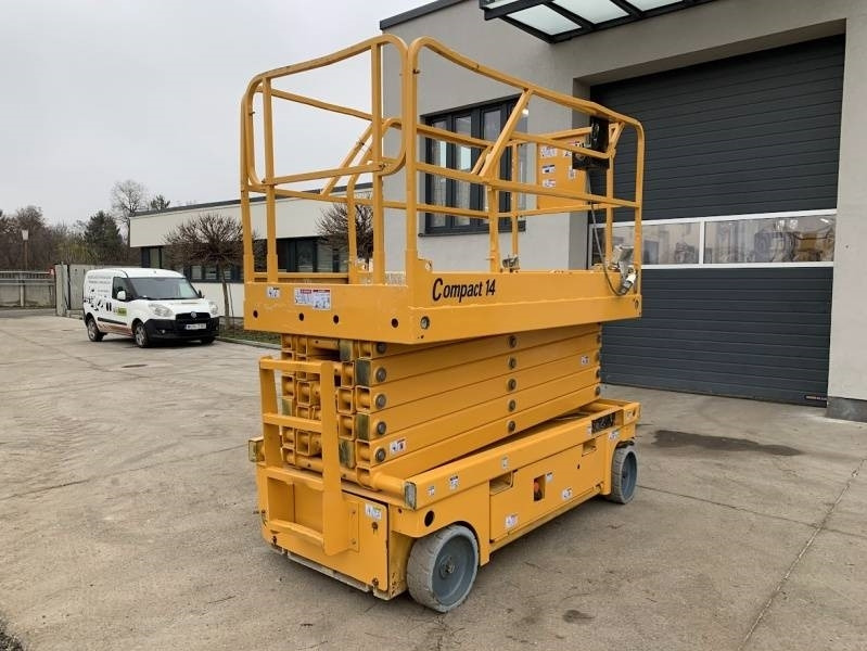 Haulotte Compact 14 - 14 m, electric - Ollós emelő: 2 kép. Haulotte Compact 14 - 14 m, electric - Ollós emelő: 2 kép.