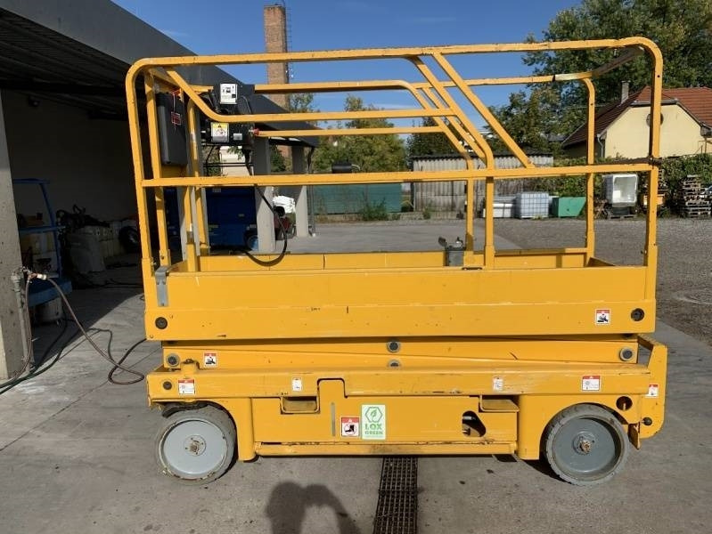 Haulotte Compact 8 - 8m, electric - Ollós emelő: 5 kép. Haulotte Compact 8 - 8m, electric - Ollós emelő: 5 kép.