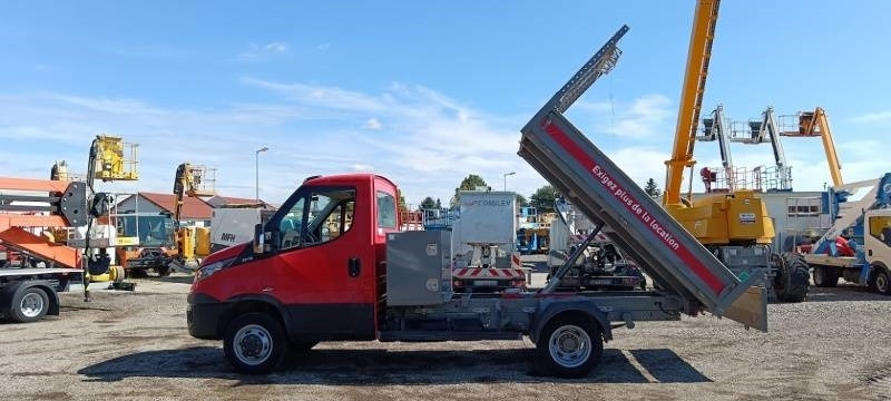 Iveco 35C13 - Tipper - Billenőplatós teherautó: 2 kép. Iveco 35C13 - Tipper - Billenőplatós teherautó: 2 kép.