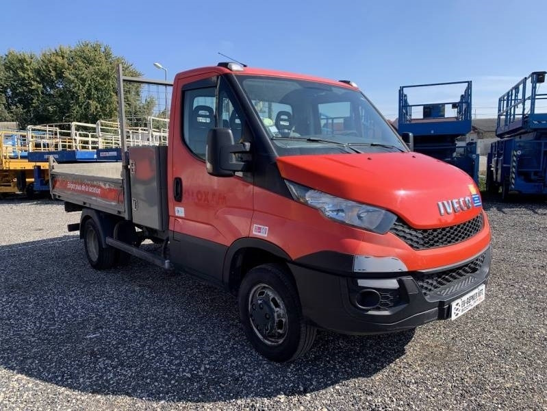 Iveco 35C13 - Tipper - Billenőplatós teherautó: 2 kép. Iveco 35C13 - Tipper - Billenőplatós teherautó: 2 kép.