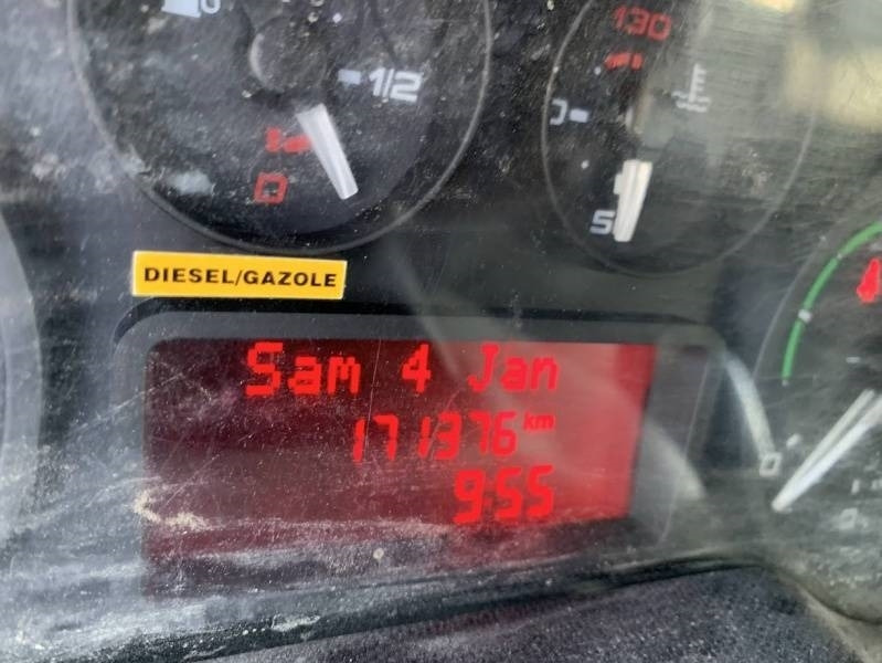 Iveco 35C13 - Tipper  lízing Iveco 35C13 - Tipper: 13 kép.