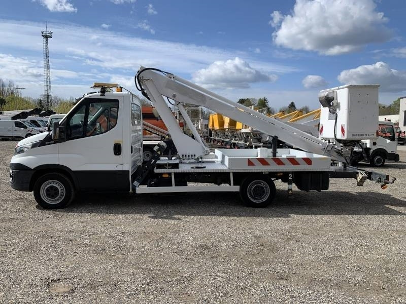 Iveco Daily Multitel 160 ALU DS - 16m - Emelőkosaras teherautó: 5 kép. Iveco Daily Multitel 160 ALU DS - 16m - Emelőkosaras teherautó: 5 kép.
