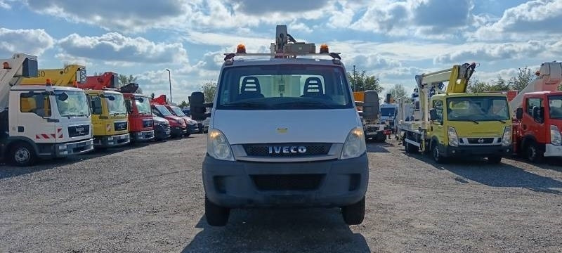 Iveco Daily Multitel 160 ALU DS - 16m - Emelőkosaras teherautó: 3 kép. Iveco Daily Multitel 160 ALU DS - 16m - Emelőkosaras teherautó: 3 kép.