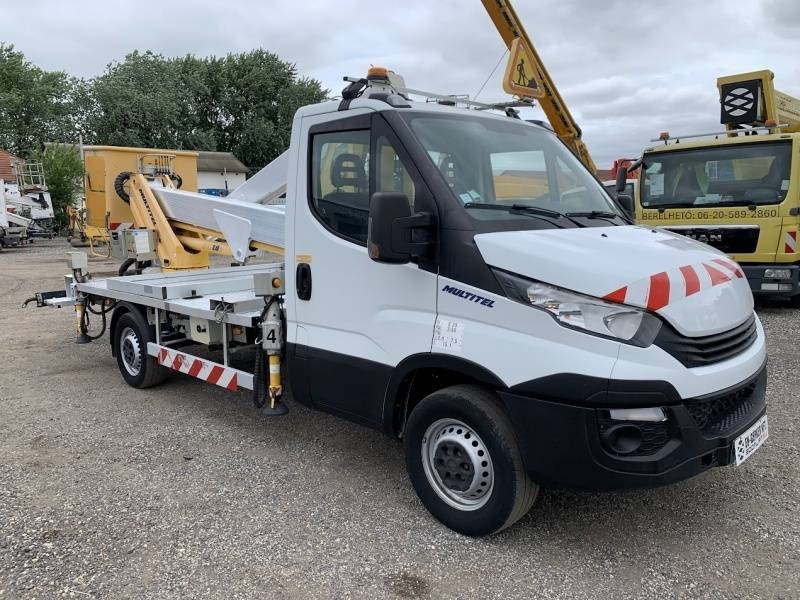 Iveco Daily Multitel HX200 - 20 m - Emelőkosaras teherautó: 1 kép. Iveco Daily Multitel HX200 - 20 m - Emelőkosaras teherautó: 1 kép.