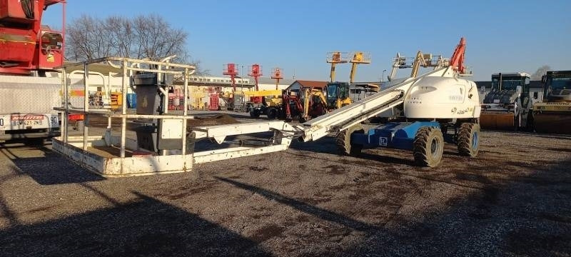 JLG 460SJ - 16,09 m, 230 kg, 4x4 - Személyemelő: 2 kép. JLG 460SJ - 16,09 m, 230 kg, 4x4 - Személyemelő: 2 kép.