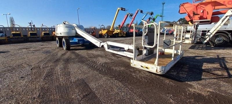 JLG 460SJ - 16,09 m, 230 kg, 4x4 - Személyemelő: 1 kép. JLG 460SJ - 16,09 m, 230 kg, 4x4 - Személyemelő: 1 kép.