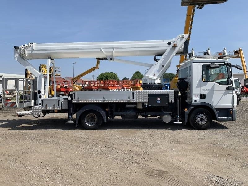 MAN TGL 7.150 RuthmannSteiger T330 - 33m - 320 kg - Emelőkosaras teherautó: 4 kép. MAN TGL 7.150 RuthmannSteiger T330 - 33m - 320 kg - Emelőkosaras teherautó: 4 kép.