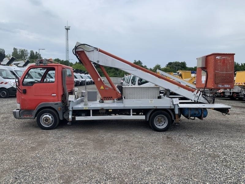 Nissan Cabstar Multitel 160 ALU DS - 16m - Emelőkosaras teherautó: 5 kép. Nissan Cabstar Multitel 160 ALU DS - 16m - Emelőkosaras teherautó: 5 kép.