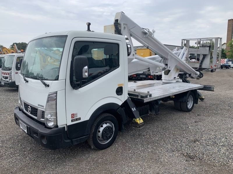 Nissan Cabstar Multitel HX195 - 19,5m - Emelőkosaras teherautó: 2 kép. Nissan Cabstar Multitel HX195 - 19,5m - Emelőkosaras teherautó: 2 kép.