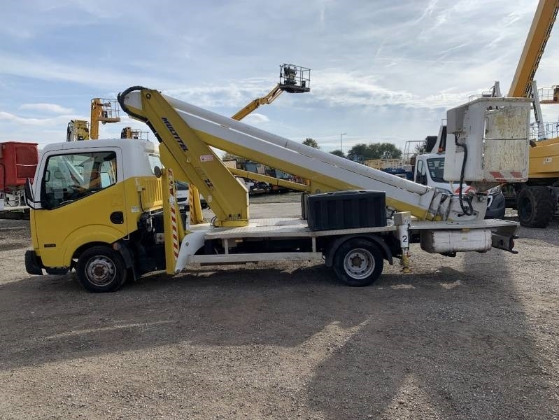 Nissan Cabstar Multitel MT222 - 22m, 200kg  - Emelőkosaras teherautó: 5 kép. Nissan Cabstar Multitel MT222 - 22m, 200kg  - Emelőkosaras teherautó: 5 kép.