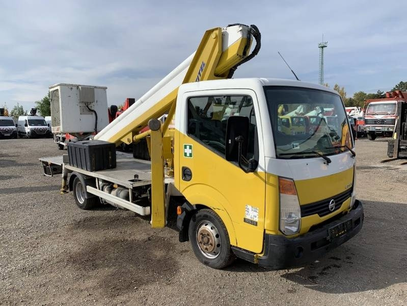 Nissan Cabstar Multitel MT222 - 22m, 200kg - Emelőkosaras teherautó: 1 kép. Nissan Cabstar Multitel MT222 - 22m, 200kg - Emelőkosaras teherautó: 1 kép.