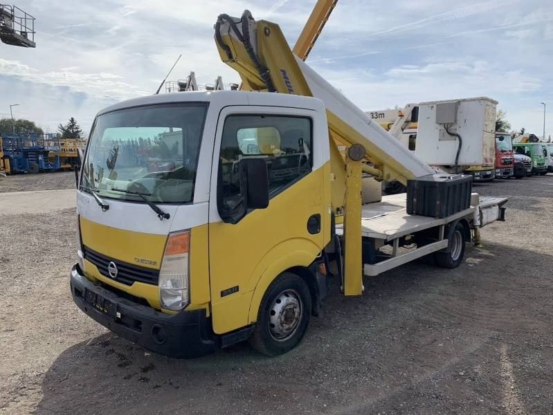 Nissan Cabstar Multitel MT222 - 22m, 200kg - Emelőkosaras teherautó: 2 kép. Nissan Cabstar Multitel MT222 - 22m, 200kg - Emelőkosaras teherautó: 2 kép.