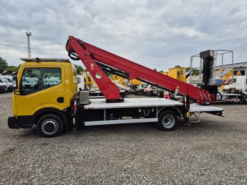 Nissan Cabstar Oil&Steel Scorpion 2313 - 22,6 m, 250 kg - Emelőkosaras teherautó: 5 kép. Nissan Cabstar Oil&Steel Scorpion 2313 - 22,6 m, 250 kg - Emelőkosaras teherautó: 5 kép.