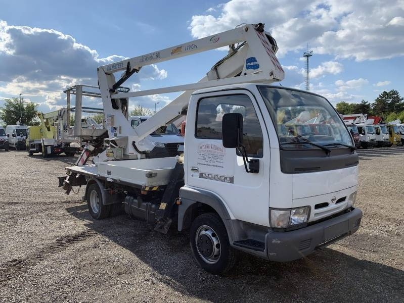 Nissan Cabstar Oil&Steel Snake 179 City - 17,5m, 200 kg - Emelőkosaras teherautó: 1 kép. Nissan Cabstar Oil&Steel Snake 179 City - 17,5m, 200 kg - Emelőkosaras teherautó: 1 kép.