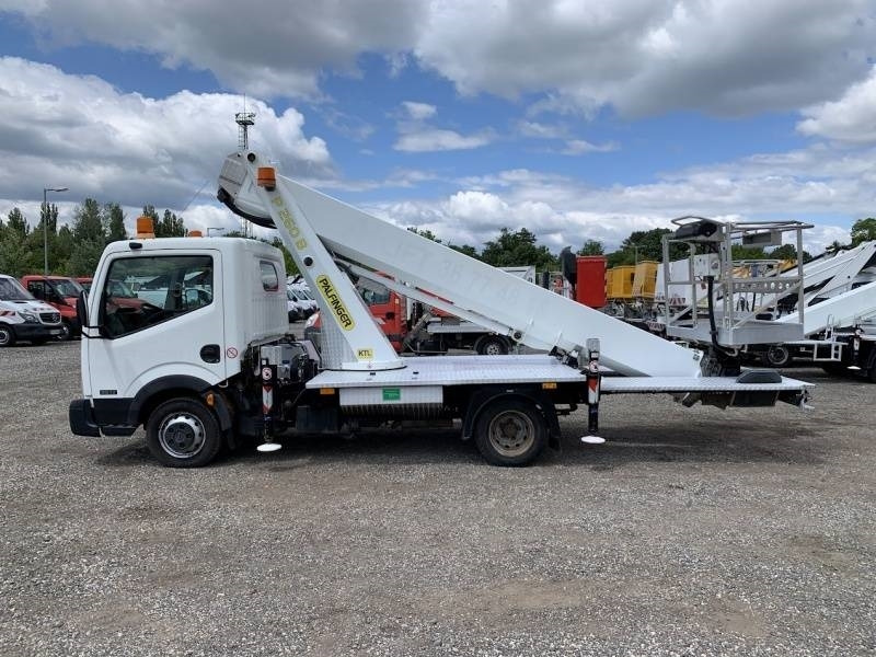 Nissan Cabstar Palfinger P260B - 25,6 m - 230 kg - Emelőkosaras teherautó: 5 kép. Nissan Cabstar Palfinger P260B - 25,6 m - 230 kg - Emelőkosaras teherautó: 5 kép.