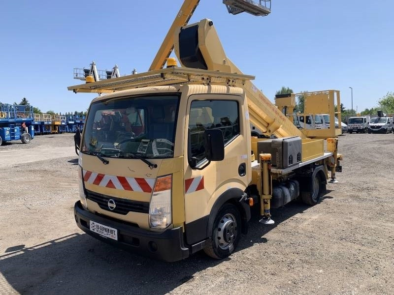 Nissan Cabstar Ruthmann-Steiger TB220 - 22,1m - 200 kg - Emelőkosaras teherautó: 2 kép. Nissan Cabstar Ruthmann-Steiger TB220 - 22,1m - 200 kg - Emelőkosaras teherautó: 2 kép.