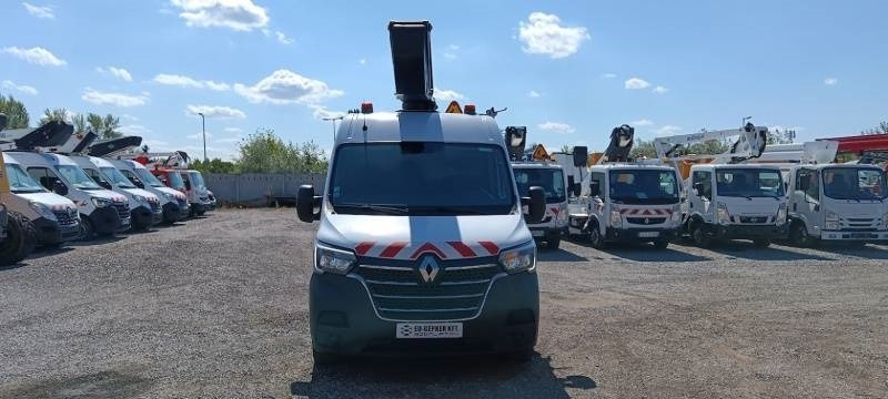 Renault Master Klubb KL32 - 12,5 m, 120 kg - Emelőkosaras teherautó: 3 kép. Renault Master Klubb KL32 - 12,5 m, 120 kg - Emelőkosaras teherautó: 3 kép.