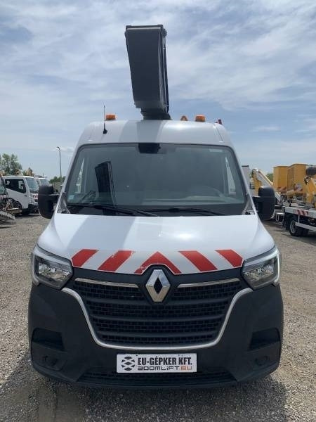 Renault Master Klubb KL32 - 12,5 m, 120 kg - Emelőkosaras teherautó: 3 kép. Renault Master Klubb KL32 - 12,5 m, 120 kg - Emelőkosaras teherautó: 3 kép.