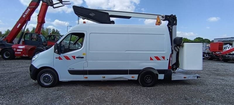 Renault Master Versalift ET 38 LF - 14,2 m - 200kg - Emelőkosaras teherautó: 5 kép. Renault Master Versalift ET 38 LF - 14,2 m - 200kg - Emelőkosaras teherautó: 5 kép.