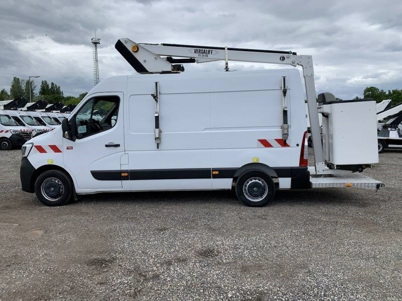 Renault Master Versalift ETL-32-125 - 12,5 m - 120kg - Emelőkosaras teherautó: 5 kép. Renault Master Versalift ETL-32-125 - 12,5 m - 120kg - Emelőkosaras teherautó: 5 kép.