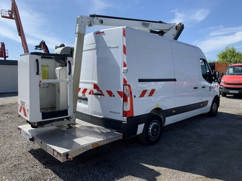 Renault Master Versalift ETL-32-125 - 12,5 m - 120kg - Emelőkosaras teherautó: 5 kép. Renault Master Versalift ETL-32-125 - 12,5 m - 120kg - Emelőkosaras teherautó: 5 kép.