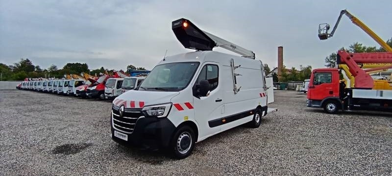 Renault Master Versalift VTL135 EVO - 13,3 m - 120kg - Emelőkosaras teherautó: 2 kép. Renault Master Versalift VTL135 EVO - 13,3 m - 120kg - Emelőkosaras teherautó: 2 kép.