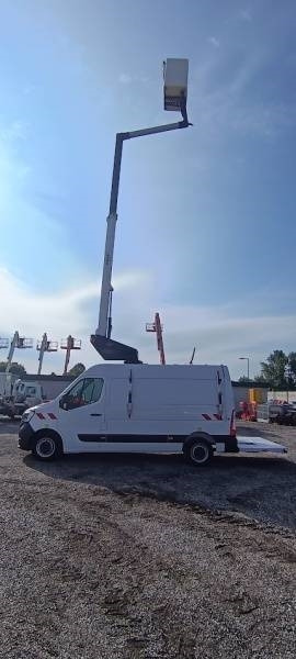 Emelőkosaras teherautó Renault Master Versalift VTL135 EVO - 13,3 m - 120kg: 9 kép. Emelőkosaras teherautó Renault Master Versalift VTL135 EVO - 13,3 m - 120kg: 9 kép.