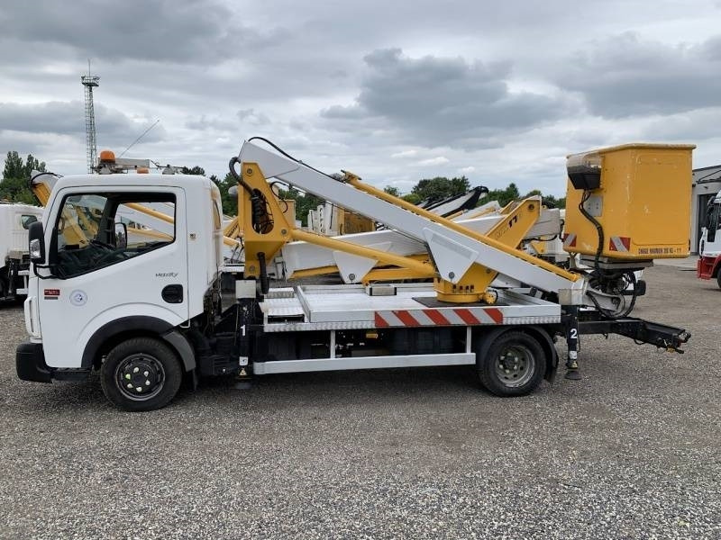 Renault Maxity Multitel MX170 - 17 m - Emelőkosaras teherautó: 5 kép. Renault Maxity Multitel MX170 - 17 m - Emelőkosaras teherautó: 5 kép.