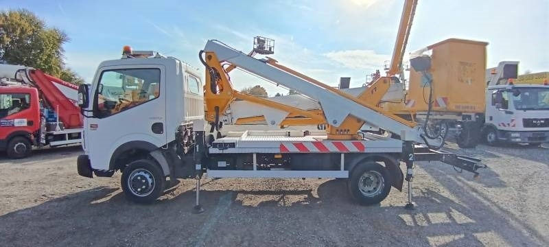 Renault Maxity Multitel MX170 - 17 m  - Emelőkosaras teherautó: 5 kép. Renault Maxity Multitel MX170 - 17 m  - Emelőkosaras teherautó: 5 kép.
