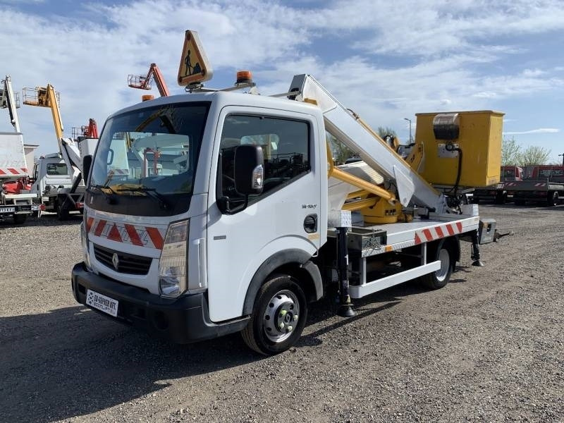 Renault Maxity Multitel MX200 - 20 m - Emelőkosaras teherautó: 2 kép. Renault Maxity Multitel MX200 - 20 m - Emelőkosaras teherautó: 2 kép.