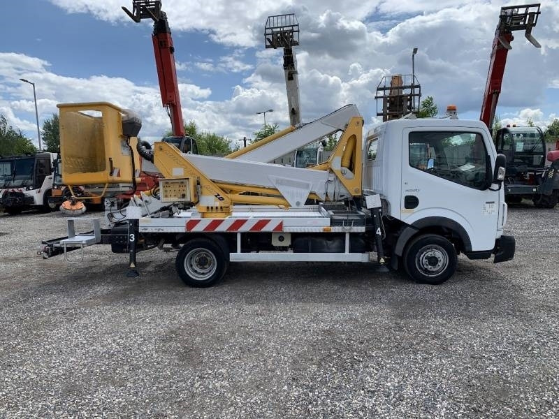 Renault Maxity Multitel MX200 - 20 m - Emelőkosaras teherautó: 3 kép. Renault Maxity Multitel MX200 - 20 m - Emelőkosaras teherautó: 3 kép.