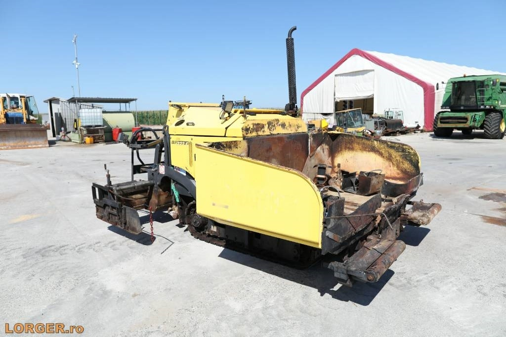 Bomag BF 222 C - Útburkológép: 2 kép. Bomag BF 222 C - Útburkológép: 2 kép.