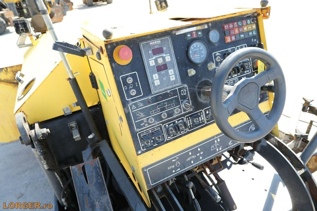 Útburkológép Bomag BF 222 C: 12 kép.