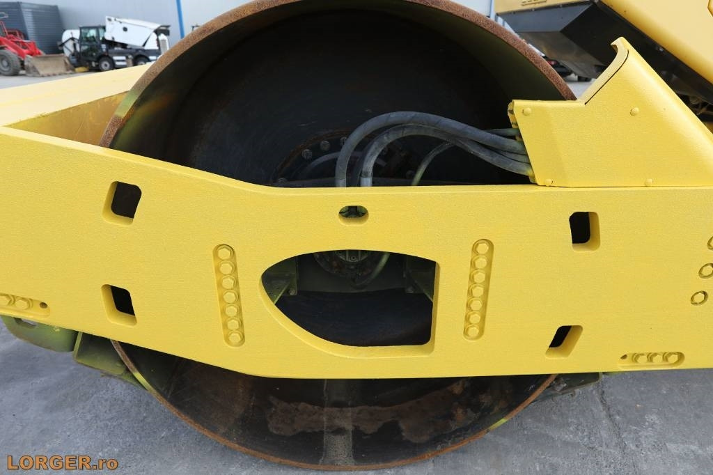 Talajtömörítő Bomag BW 219 D H-4: 18 kép. Talajtömörítő Bomag BW 219 D H-4: 18 kép.