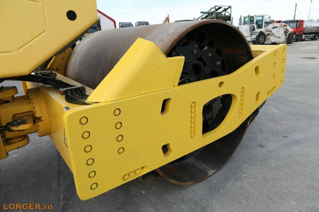 Talajtömörítő Bomag BW 219 D H-4: 17 kép. Talajtömörítő Bomag BW 219 D H-4: 17 kép.