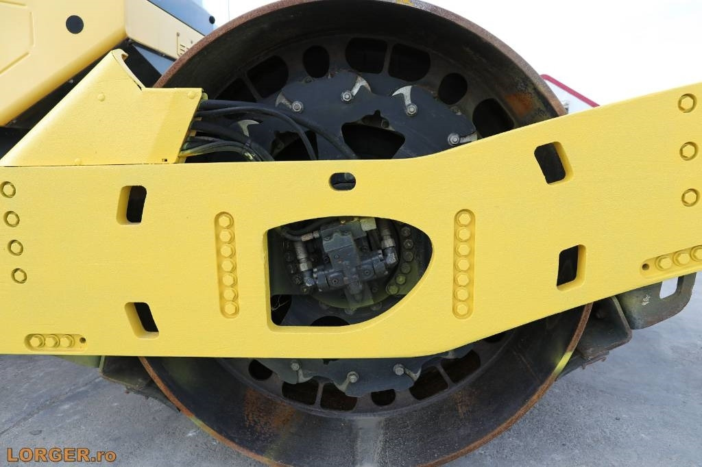 Talajtömörítő Bomag BW 219 D H-4: 16 kép. Talajtömörítő Bomag BW 219 D H-4: 16 kép.