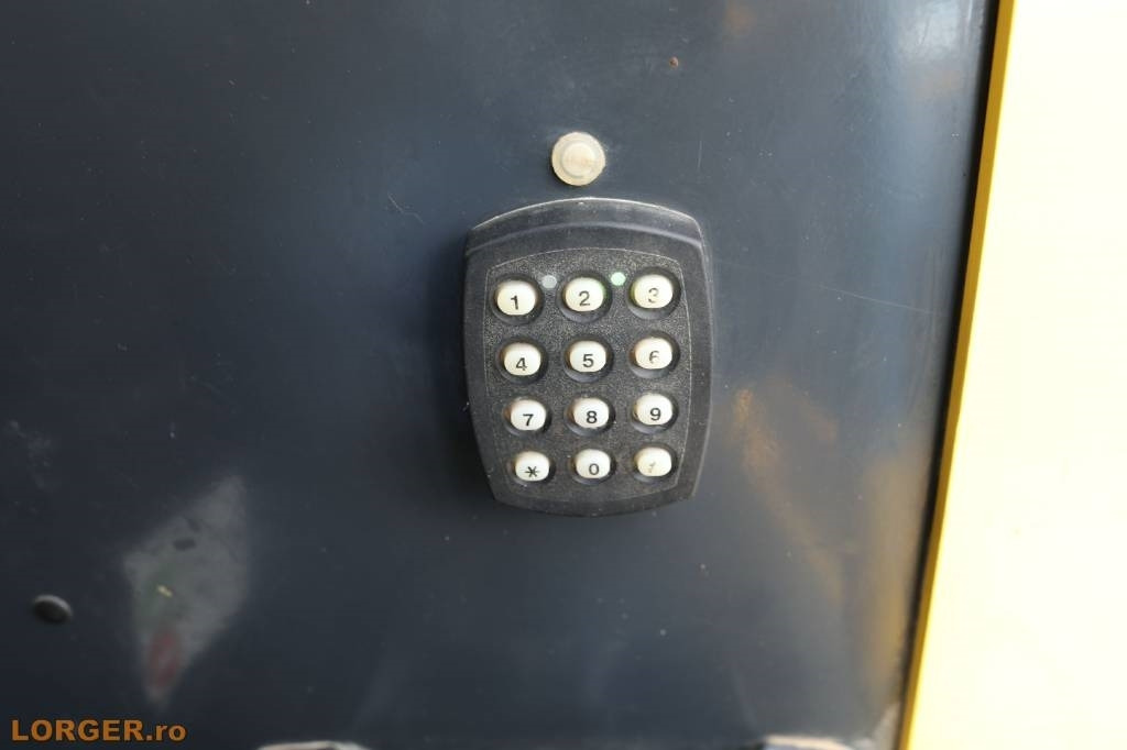 Talajtömörítő Bomag BW 219 D H-4: 14 kép. Talajtömörítő Bomag BW 219 D H-4: 14 kép.