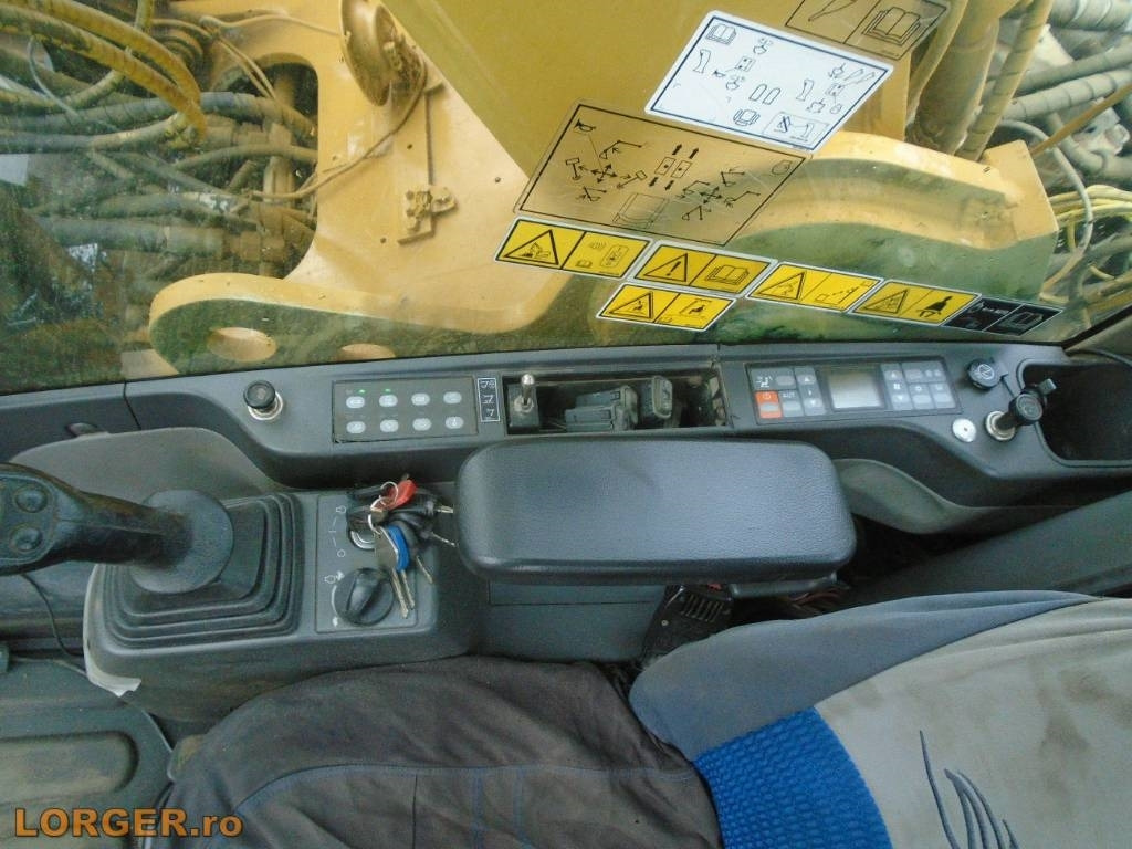 Lánctalpas kotró CAT 336 D: 10 kép. Lánctalpas kotró CAT 336 D: 10 kép.