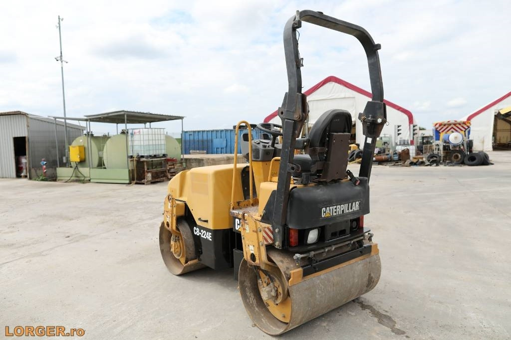 CAT CB 224 E  - Úthenger: 2 kép. CAT CB 224 E  - Úthenger: 2 kép.