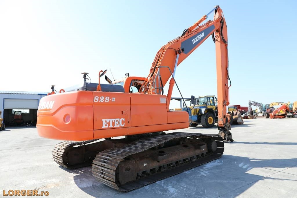 Doosan (Etec) DX 300 - Long Reach Boom 14m + 3D GPS TOPCO - Kotrógép: 3 kép. Doosan (Etec) DX 300 - Long Reach Boom 14m + 3D GPS TOPCO - Kotrógép: 3 kép.