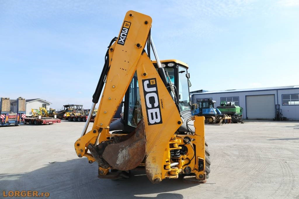 JCB 3 CX Super - Kotrórakodó: 5 kép. JCB 3 CX Super - Kotrórakodó: 5 kép.
