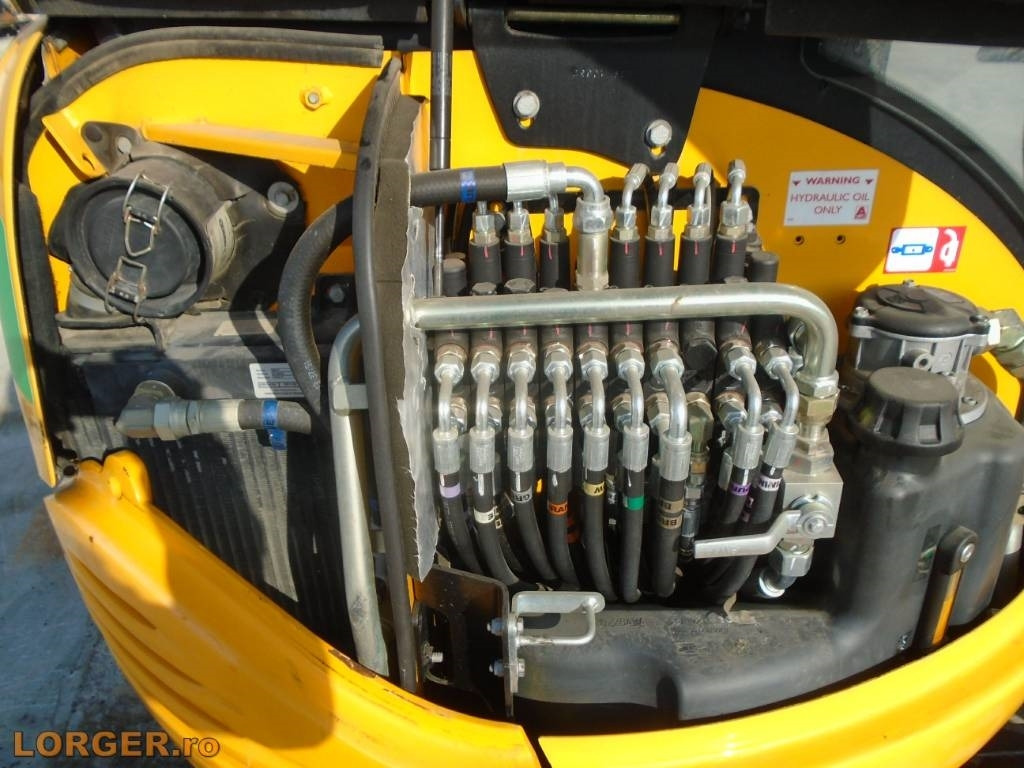 JCB 8025 - Minikotró: 3 kép. JCB 8025 - Minikotró: 3 kép.