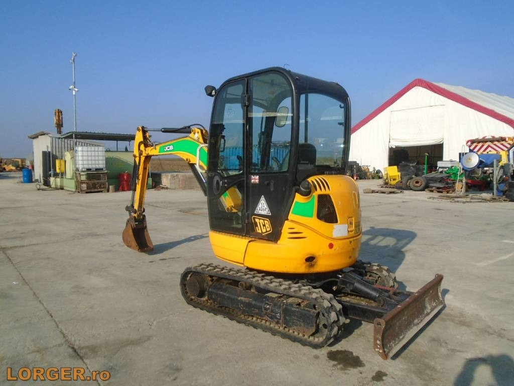 JCB 8025 - Minikotró: 2 kép. JCB 8025 - Minikotró: 2 kép.