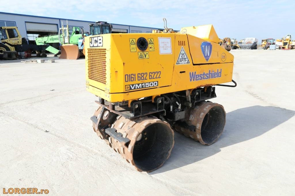 JCB VM 1500 - Úthenger: 4 kép. JCB VM 1500 - Úthenger: 4 kép.