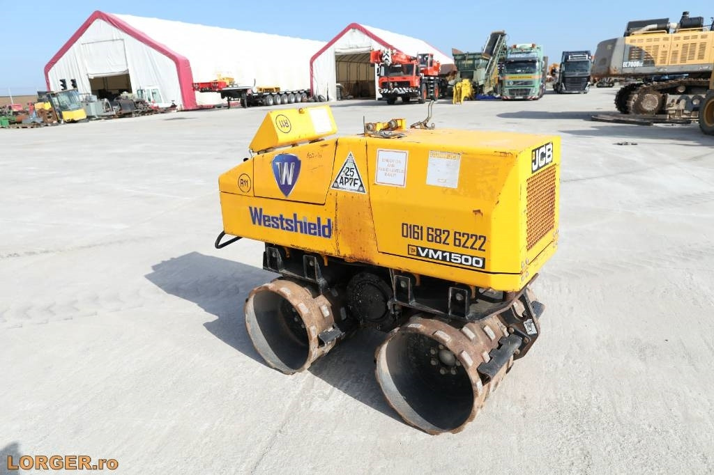 JCB VM 1500 - Úthenger: 5 kép. JCB VM 1500 - Úthenger: 5 kép.