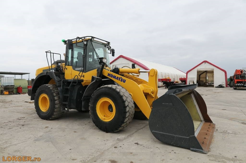 Komatsu WA 380-8EO - Gumikerekes homlokrakodó: 1 kép. Komatsu WA 380-8EO - Gumikerekes homlokrakodó: 1 kép.