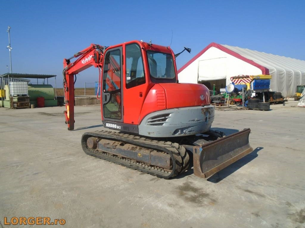 Kubota KX 080-3 - Lánctalpas kotró: 2 kép. Kubota KX 080-3 - Lánctalpas kotró: 2 kép.