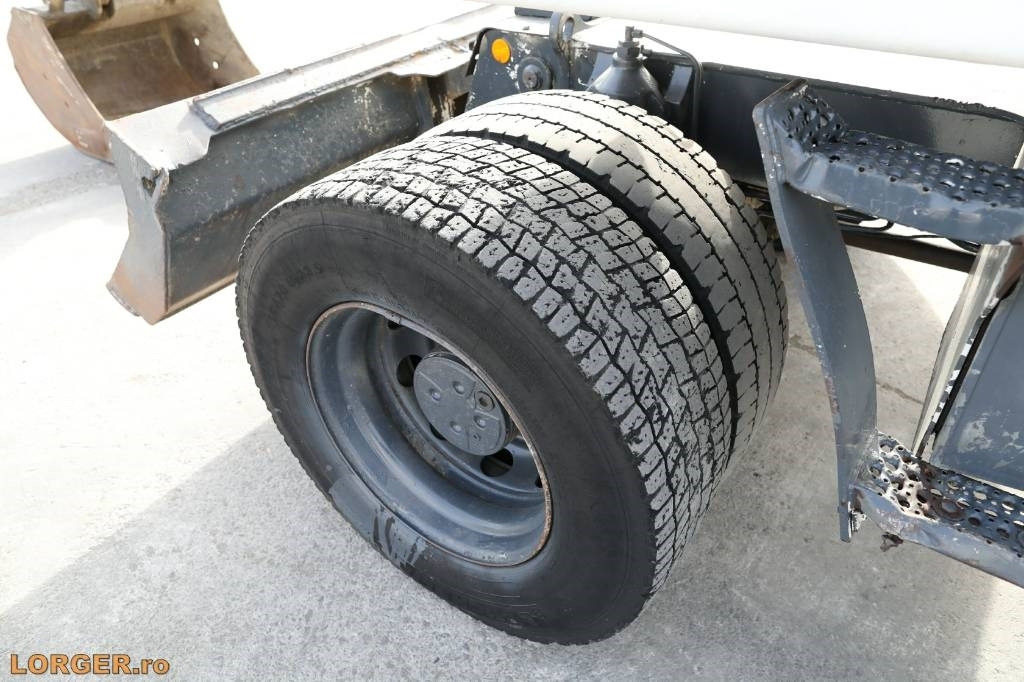 Gumikerekes kotró Liebherr A 316 Litronic: 9 kép. Gumikerekes kotró Liebherr A 316 Litronic: 9 kép.