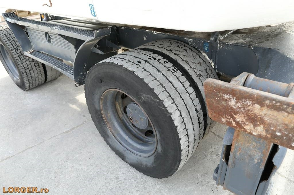 Gumikerekes kotró Liebherr A 316 Litronic: 7 kép. Gumikerekes kotró Liebherr A 316 Litronic: 7 kép.